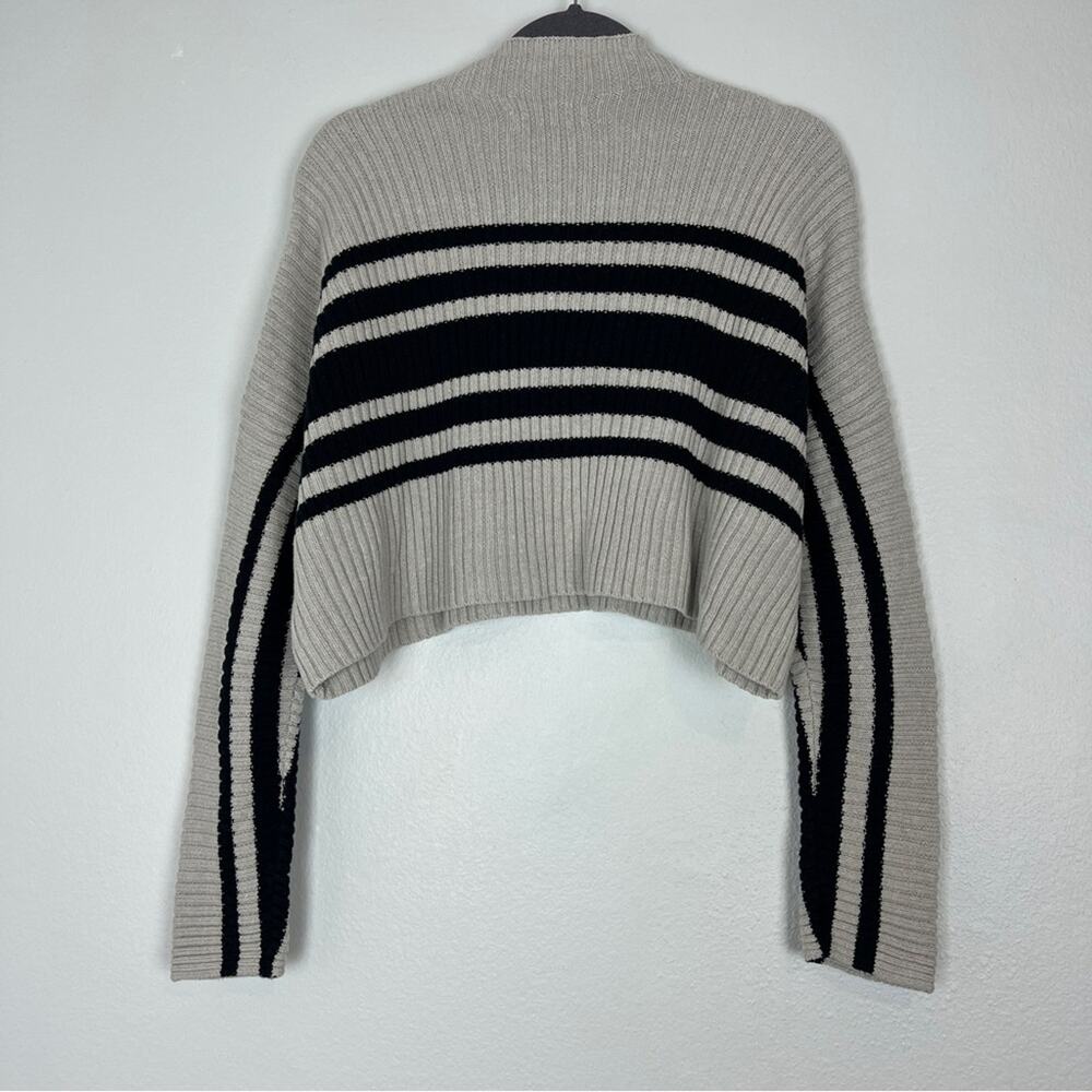 Hollister | Grey Black Striped Cropped‎ Sweater Boxy Mock Neck Neutral Casual XS